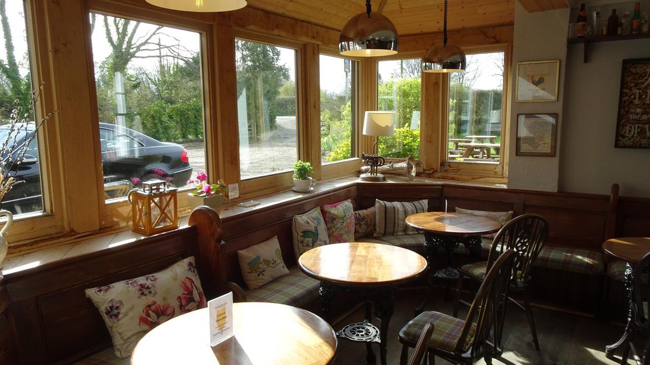The Furze Bush Inn Newbury (Berkshire) Exterior foto
